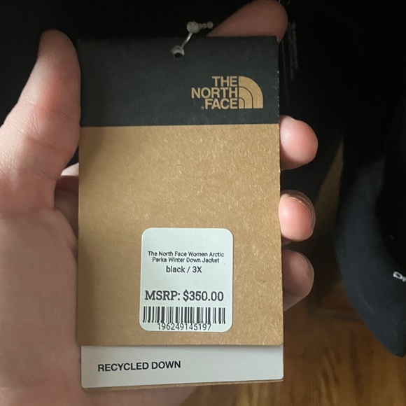 The North Face Women's Black Parka 600 with Fur Hood. - Picture 5 of 5